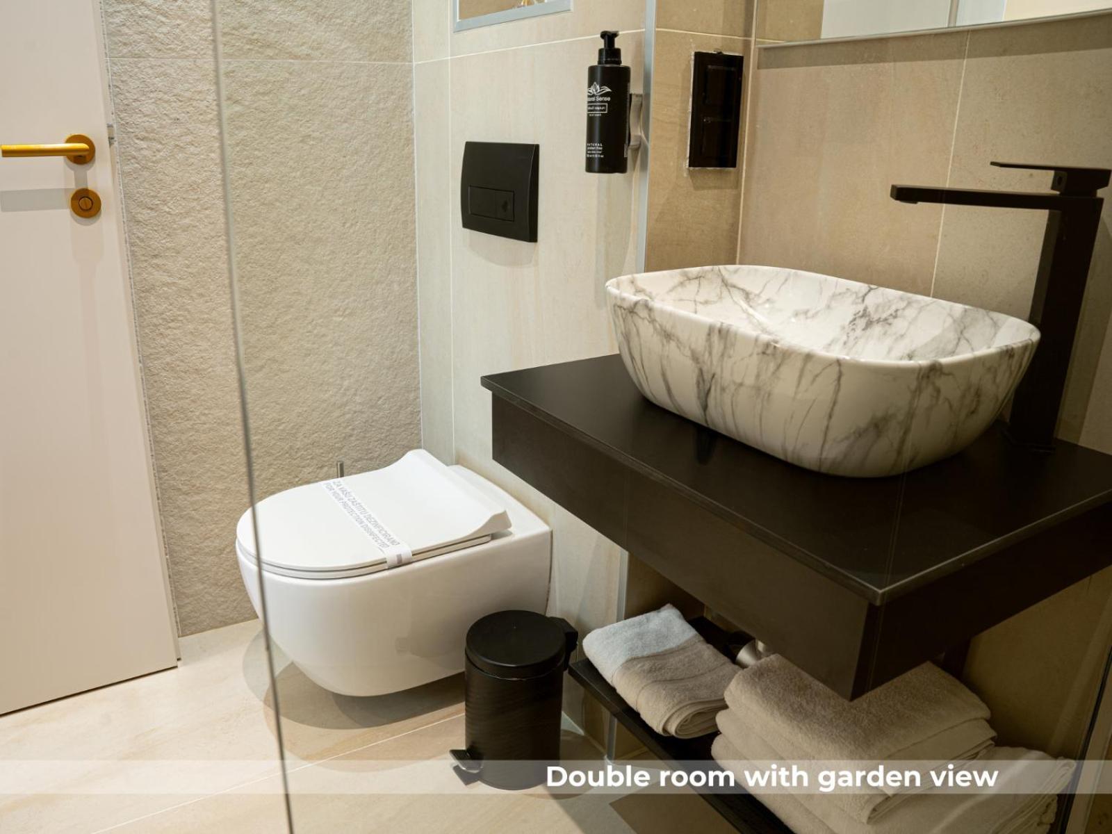 Lala Hotel Босанска Крупа Екстериор снимка