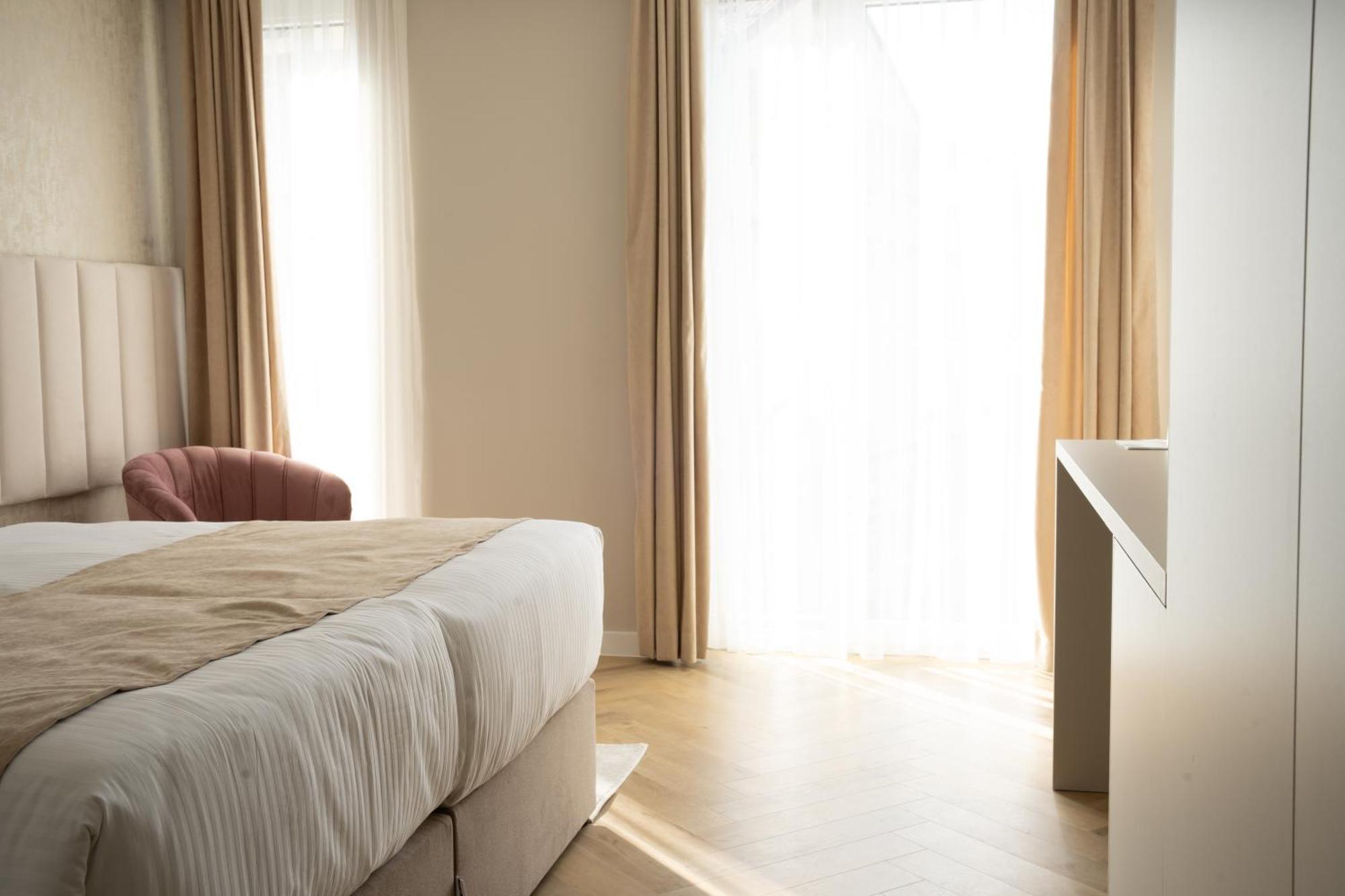 Lala Hotel Босанска Крупа Екстериор снимка