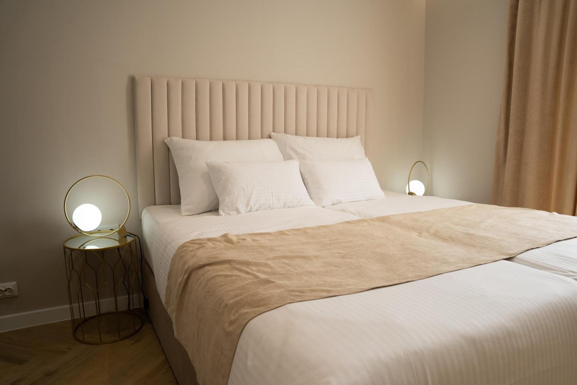 Lala Hotel Босанска Крупа Екстериор снимка