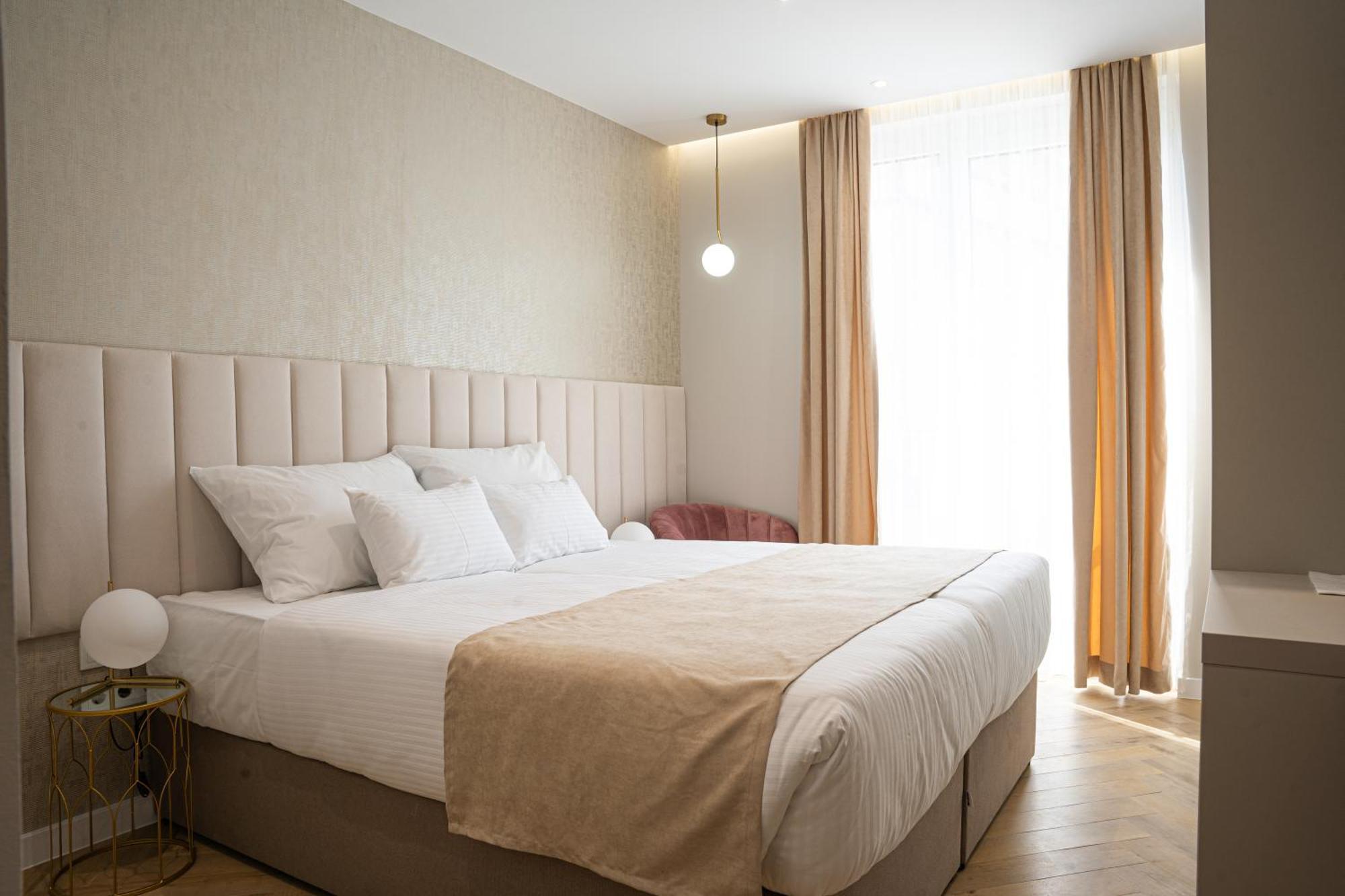 Lala Hotel Босанска Крупа Екстериор снимка