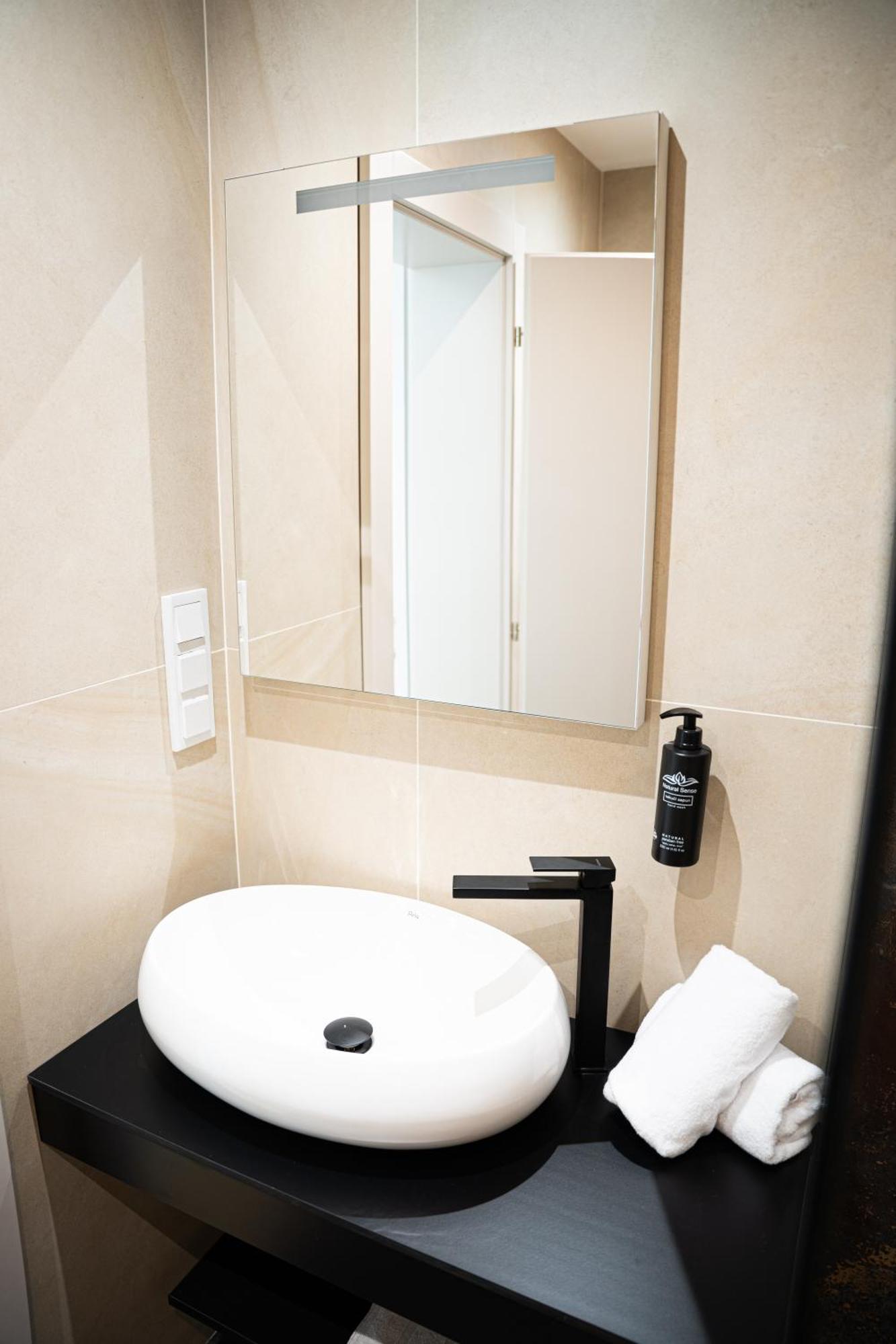 Lala Hotel Босанска Крупа Екстериор снимка
