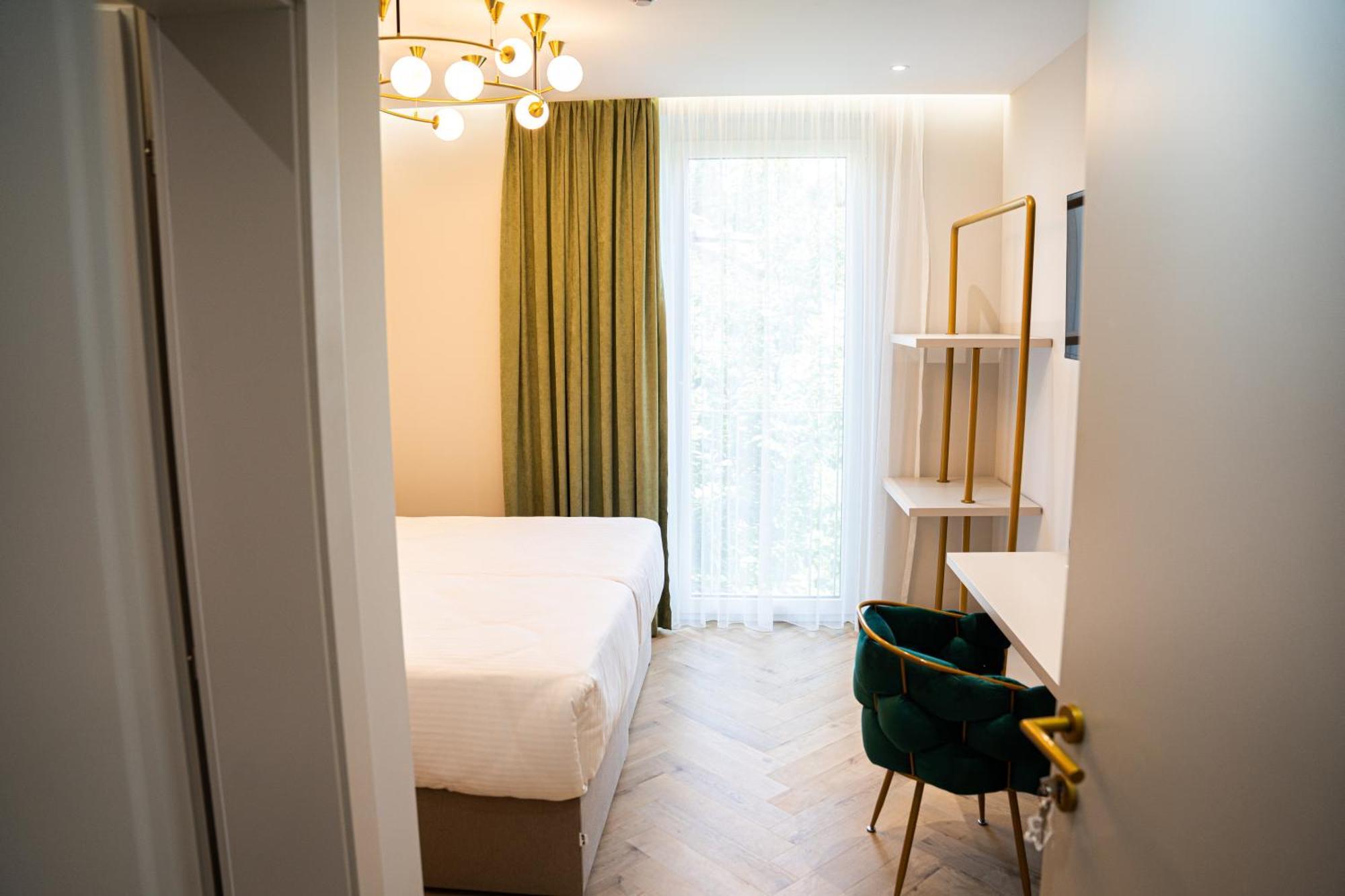Lala Hotel Босанска Крупа Екстериор снимка