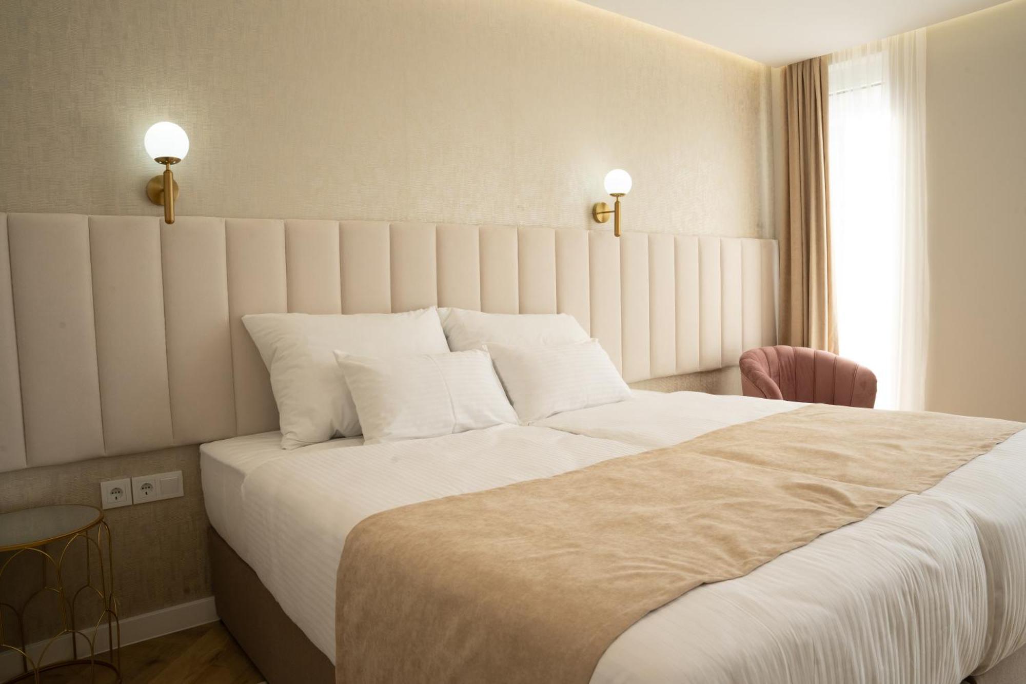 Lala Hotel Босанска Крупа Екстериор снимка