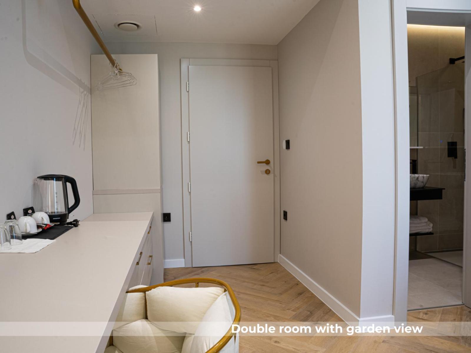 Lala Hotel Босанска Крупа Екстериор снимка