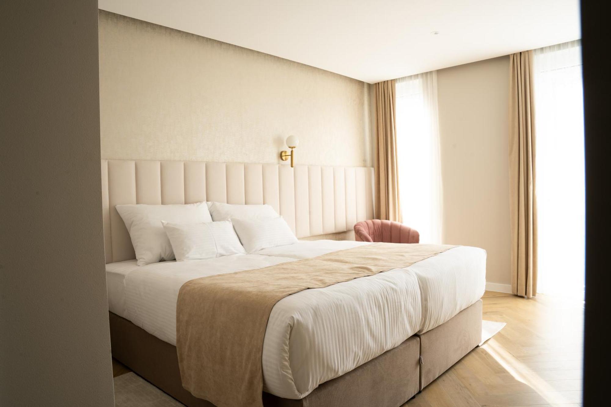 Lala Hotel Босанска Крупа Екстериор снимка